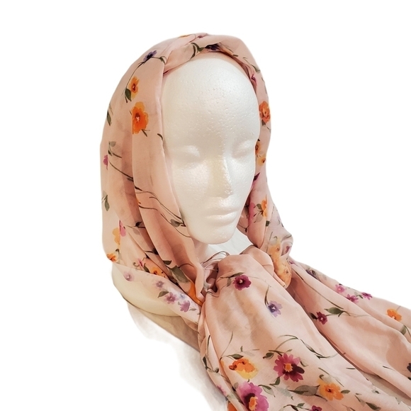 NWT English Home Pastel Pink Floral Fringe Scarf - Picture 4 of 8